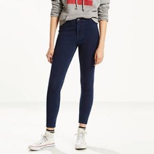 Levi Runaround Super Skinny Jeans